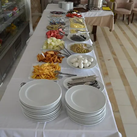 Channel Karaburun Hotel *